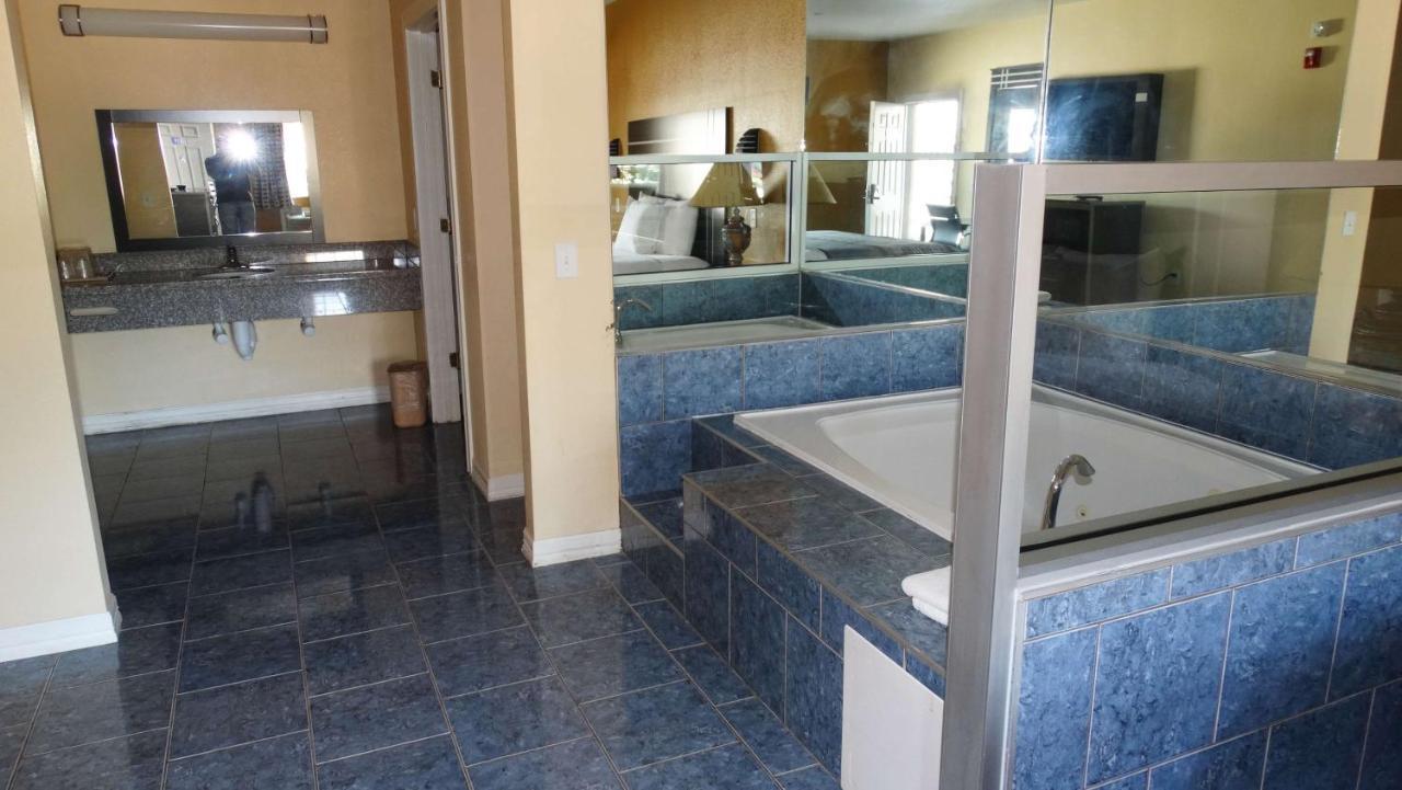 Motel 6 Houston, Tx - Willowbrook Mall Экстерьер фото